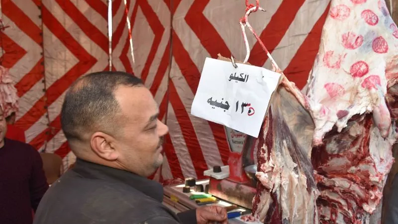 محافظ الشرقية يتفقد منفذ بيع اللحوم الطازجة بمدينة الزقازيق ويقرر تخفيض سعرها