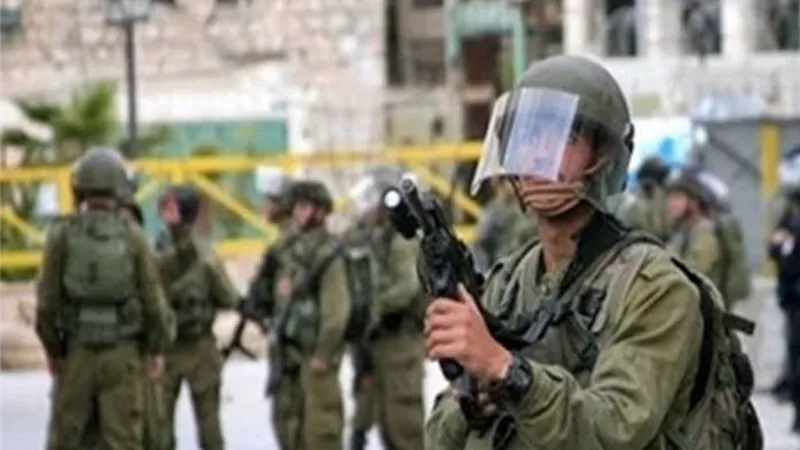 الاحتلال الإسرائيلى يعتقل 13 فلسطينيًا فى الضفة الغربية