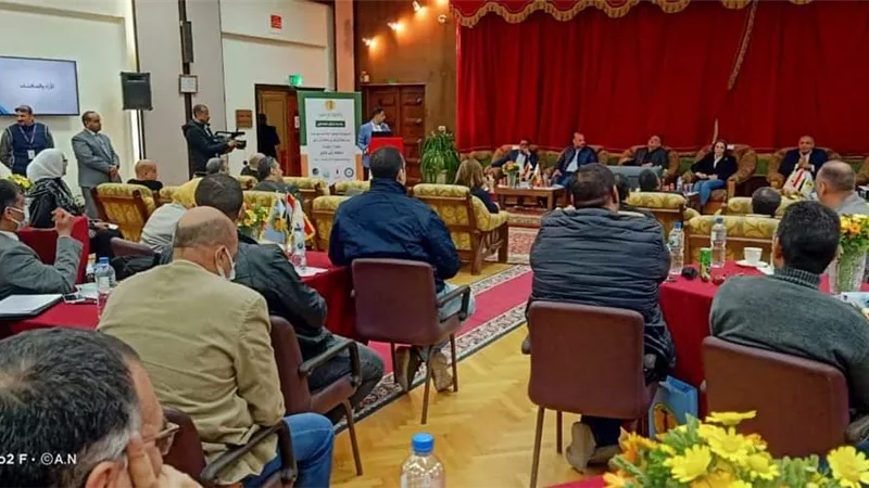 رئيس مدينة رأس غارب يشهد جلسة تشاور مجتمعي لتقييم الأثر البيئي لإنشاء خط أنابيب بترول