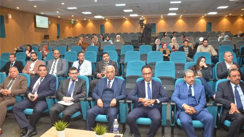 سكرتير مساعد بنى سويف يشهد فعاليات برنامج ريادة الأعمال بالمنطقة التكنولوجية