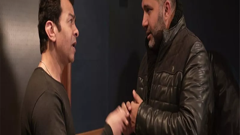 بعد 7 سنوات.. رؤوف عبد العزيز يعيد محمد محيي لغناء التترات في 