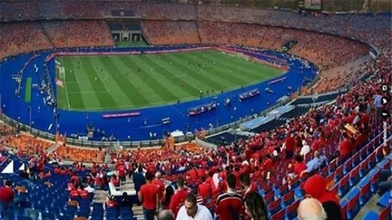 بدء دخول الجماهير لاستاد القاهرة