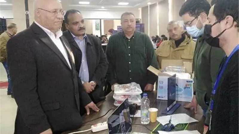 بمشاركة 40 فريقاً.. رئيس جامعة بنها يتابع اليوم الثاني لفعاليات هاكاثون المدن الذكية