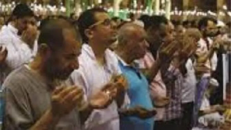 اربع سكتات مندوبة فى الصلاة فما مواضعها