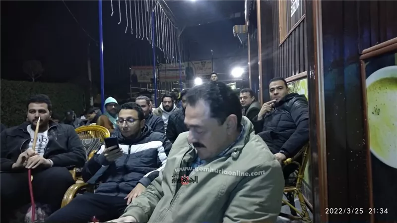 الشوارع خالية من المارة .. والمقاهى كامل العدد لمشاهدة مباراة مصر والسنغال