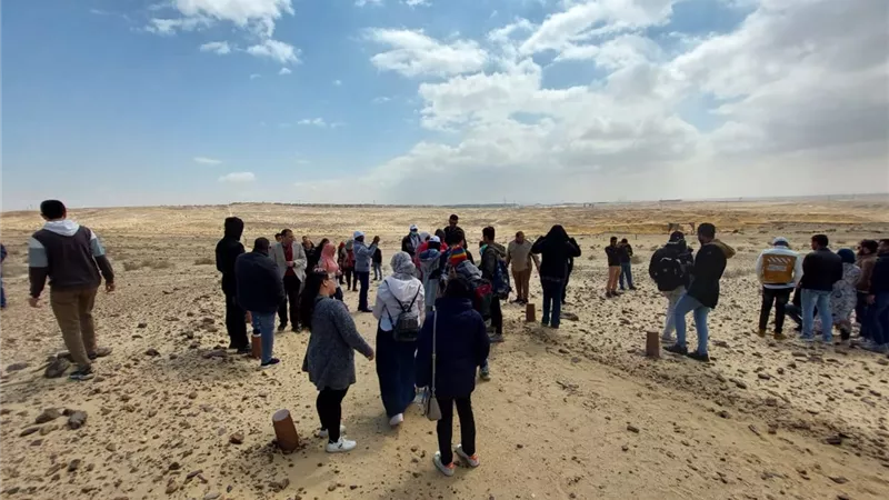 محمية الغابة المتحجرة تستقبل الوفود المشاركة فى الملتقي العربي الإفريقي للمتطوعين في مواجهة التغيرات المناخية