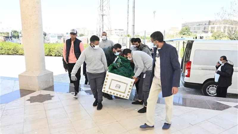 إنتهاء صلاة الجنازة على الراحل أحمد حلاوة ودفنه بـ صلاح سالم