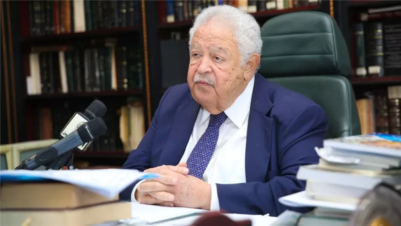 عمر هريدي يكشف موقف منصب نقيب المحامين بعد وفاة رجائي عطية