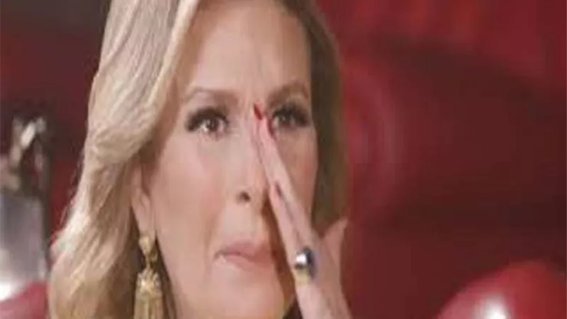 يسرا تنعى رجائى عطية بكلمات مؤثرة