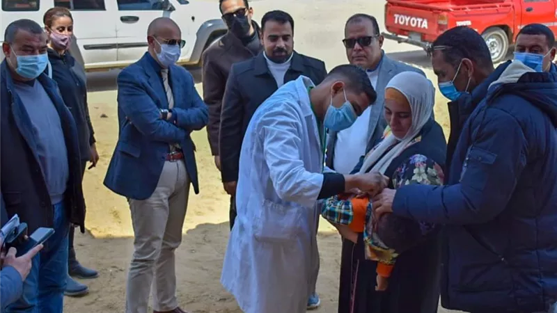 وكيل وزارة الصحة بالشرقية يتابع فعاليات اليوم الأول لحملة شلل الأطفال