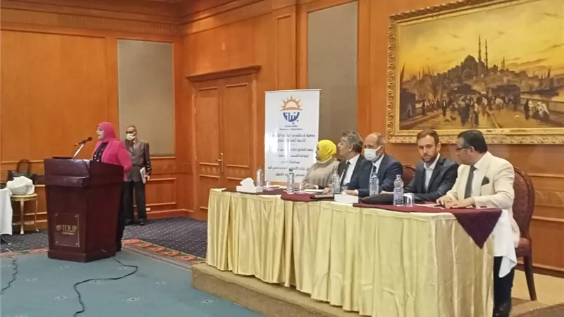 جلسة استماع لخفض غازات الاحتباس الحراري في مشروع الطاقة الشمسية بأسوان