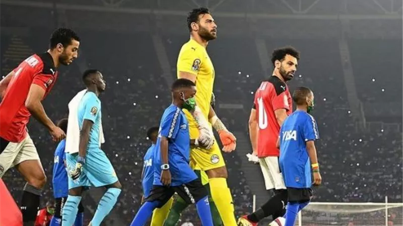 حارس المنتخب يوجه رسالة للجماهير قبل مواجهة السنغال.. تعرف عليها