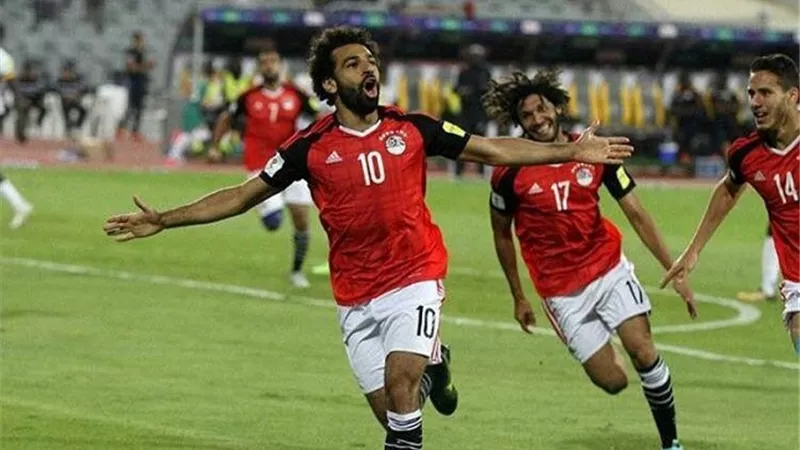 والد النني: لأول مرة اشاهد محمد صلاح يدافع بقوة