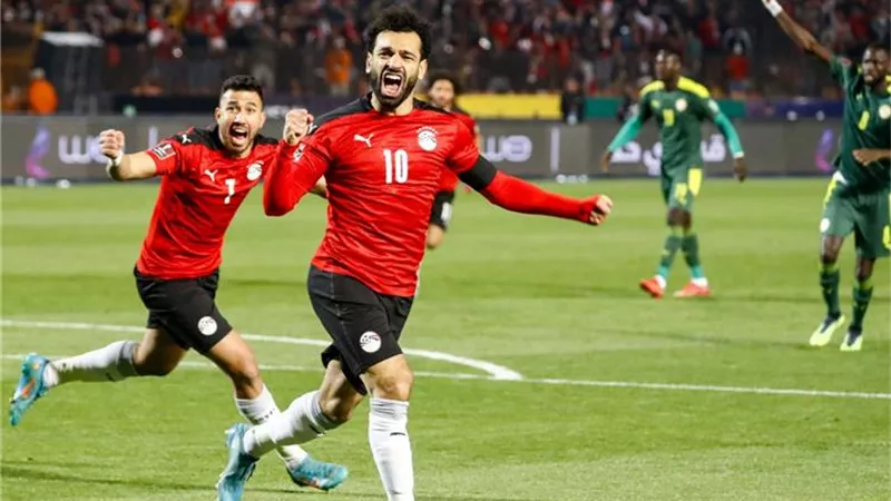 نجم نيجيريا السابق: محمد صلاح من أفضل لاعبي العالم