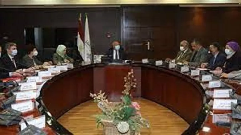 وزير النقل يستقبل وفد البنك الاوربي للإستثمار لمتابعة الموقف الحالي للمشروعات المشتركة