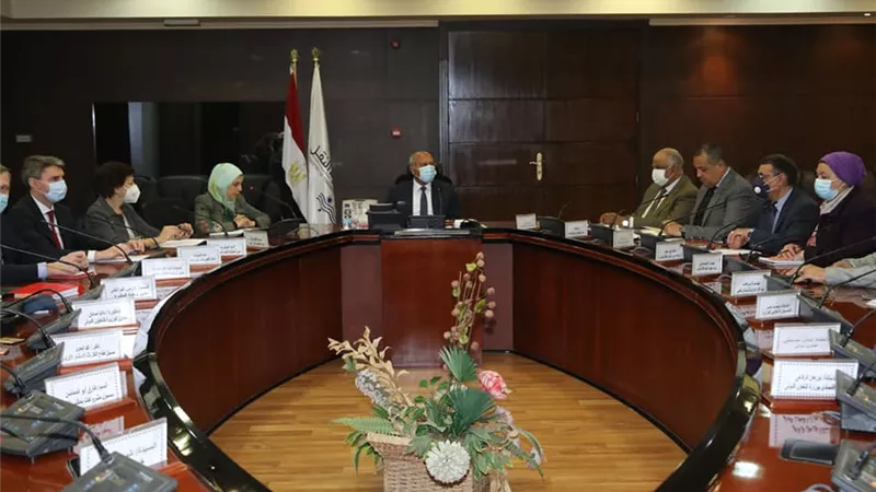 النقل : تصنيع الاتوبيسات الكهربائية بمصر ومواصلات صديقة للبيئة بشرم الشيخ