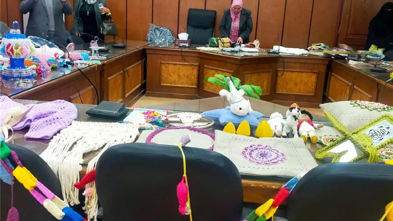 محافظ المنيا يشٌيد بدور منصة أيادي مصر في دعم الحرف اليدوية كبداية لمشروعات صغيرة ومتناهية الصغر
