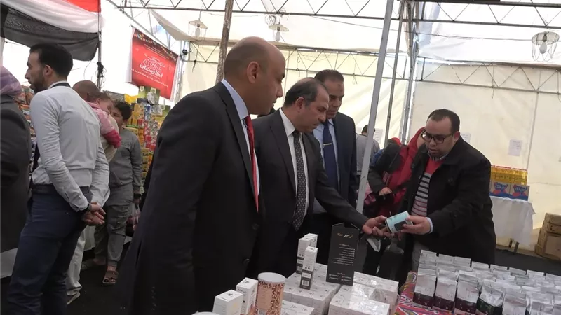 غرفة القاهرة ترصد إقبالًا كثيفًا من المواطنين على شوادر 