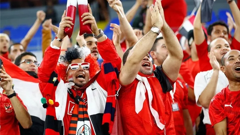 5 آلاف مشجع مصري يطيرون إلى السنغال لمؤازرة 