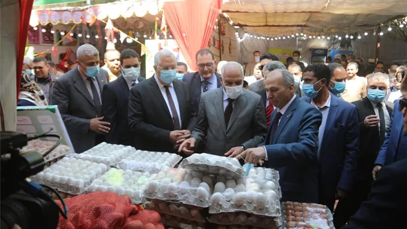 وزير الزراعة ومحافظ الجيزة يفتتحان معرض للسلع والمنتجات الغذائية ومهرجان التمور بحديقة الأورمان