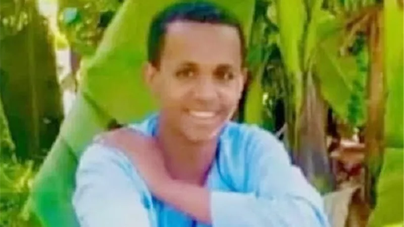 أخرة الإهانة.. حبس في الزنزانة