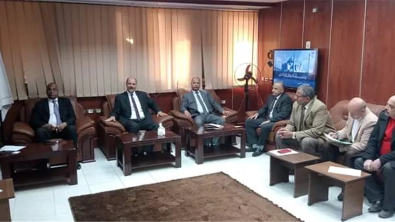 أبوزيد يلتقى بوكلاء الإدارات التعليمية استعدادا لامتحانات الشهر للصف الرابع الابتدائي