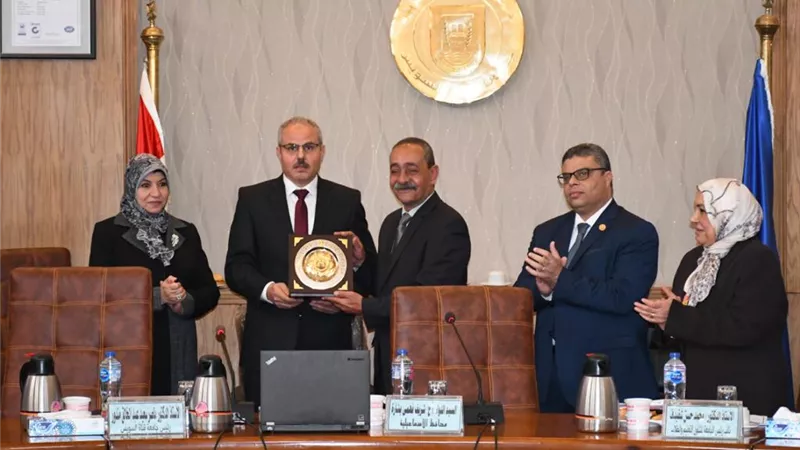 محافظ الإسماعيلية:دعم كامل لمشروع مجمع العيادات التعليمية بجامعة القناة