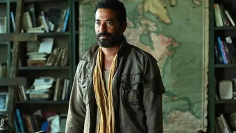 عمرو سعد يعلن توبته ويبدأ حياة جديدة كـ تاجر ملابس