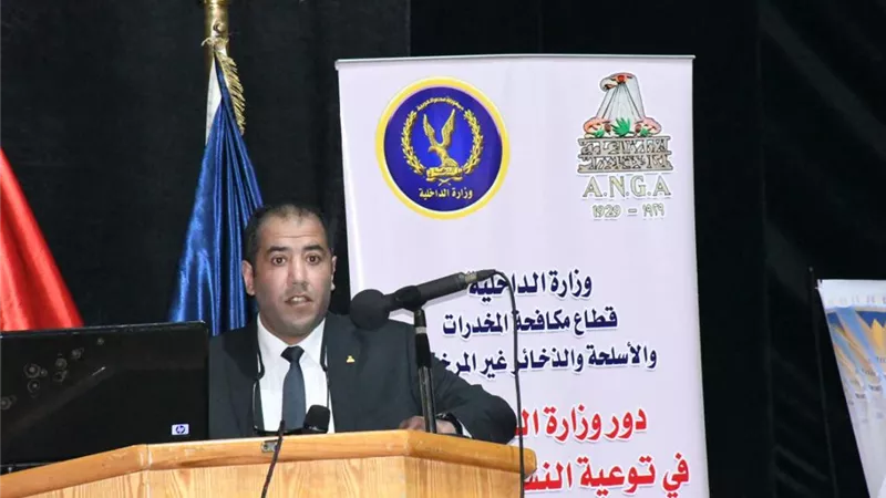جامعة القناة تستعين بأدارة مكافحة المخدرات لتوعية الطلاب بخطورة الادمان