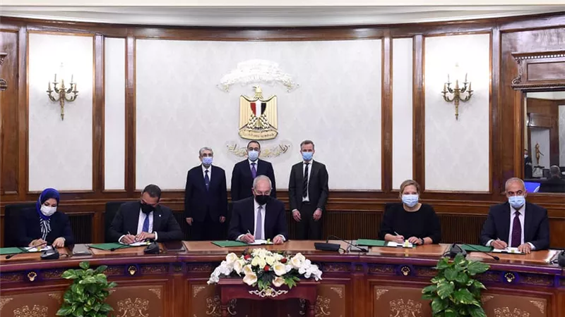 مدبولي: التوسع في الطاقة النظيفة واستخداماتها ومشروعات الوقود الأخضر على قائمة الأولويات