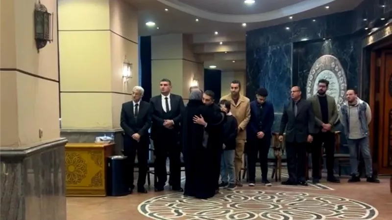 الحزن يسيطرعلى اسرة الراحل احمد حلاوة فى العزاء بمسجد الشرطة