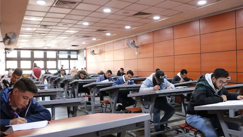 انتهاء اختبارات تحديد المستوى لطلاب طب الأسنان والهندسة العائدين من أوكرانيا بجامعة عين شمس
