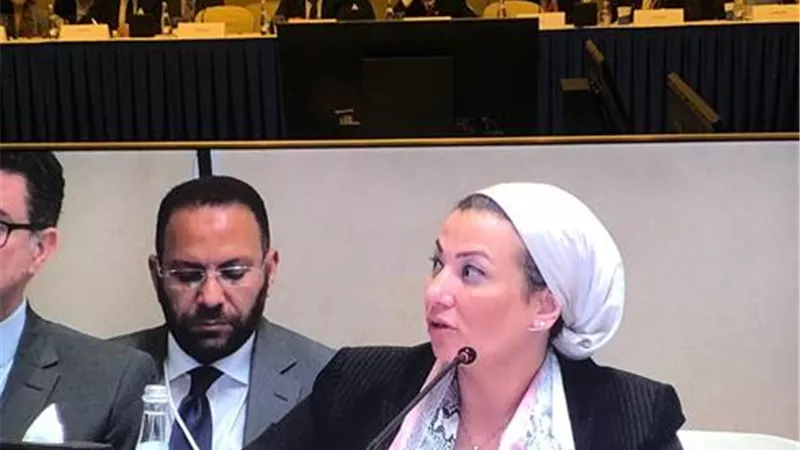 وزيرة البيئة تستعرض الطريق من جلاسكو إلى شرم الشيخ