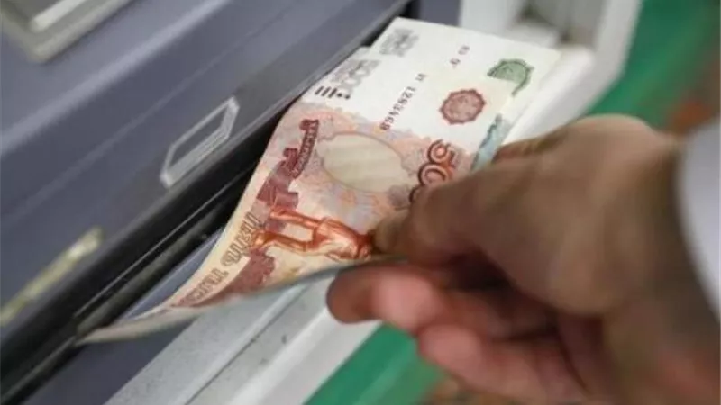 اليابان تعتزم مطالبة الشركات بالامتناع عن الدفع بالروبل في المعاملات الاقتصادية
