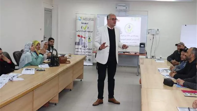 تدريب العاملين بخدمة العملاء بمياه بنى سويف علي تركيب القطع الموفرة