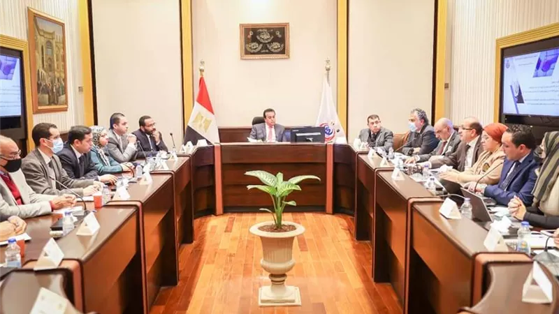عبد الغفار يتابع تطوير المنصة الإلكترونية الموحدة لخدمات المواطنين بوزارة الصحة
