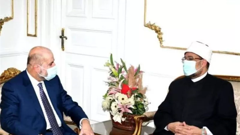 جمعة يبحث تدريب الواعظات الفلسطينيات بأكاديمية الأوقاف