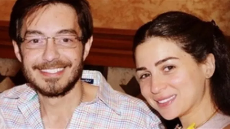 مى عزالدين تشتاق لـ أحمد زاهر