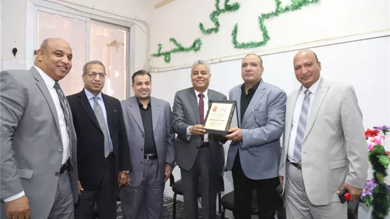 رئيس جامعة جنوب الوادي يشهد احتفالية تكريم عميد كلية التربية الرياضية الاسبق لبلوغه السن القانونية