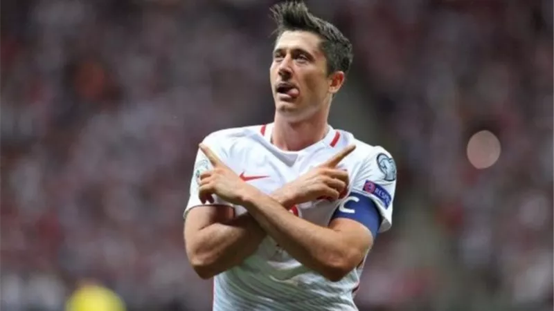 بولندا تهزم السويد بهدفين وتتأهل لكأس العالم 2022