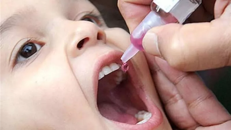 ماهي الأعراض الجانبية لتطعيم شلل الأطفال الفموي؟