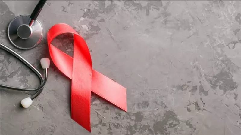 الصحة توضح الفرق بين فيروس نقص المناعة البشري والإيدز.. فيديو