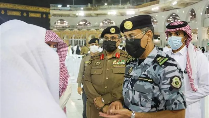 رئاسة شؤون الحرمين وقوات أمن الحج والعمرة يبحثان آلية تفويج المصلين للمصليات المحددة