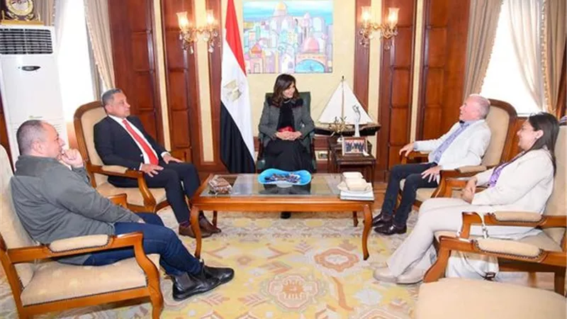 وزيرة الهجرة تستقبل خبيرًا مصريًا في الصناعات الخضراء وتدوير المخلفات بأستراليا