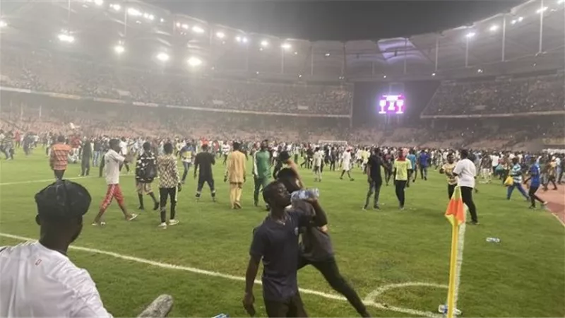 أحداث مؤسفة وشغب في مباراة نيجيريا وغانا بتصفيات كأس العالم ..فيديو