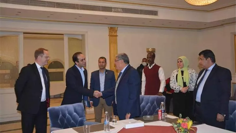 محافظ المنيا يستقبل السفير البريطاني لدعم العلاقات الثنائية وتعزيز التعاون بين الجانبين