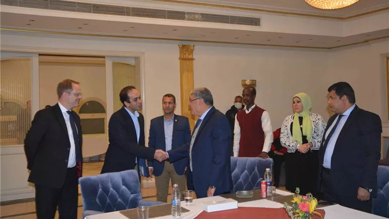 محافظ المنيا فى استقباله للسفير البريطانى: مصر السيسى نجحت فى مواجهة تحديات كبيرة خلال السنوات الماضية