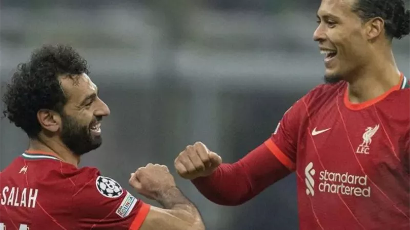 مدافع ليفربول يوجه رسالة لـ محمد صلاح بعد فشل التأهل لكأس العالم