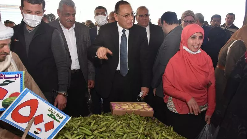 محافظ الشرقية يفتتح منفذ بيع الخضروات والفاكهة