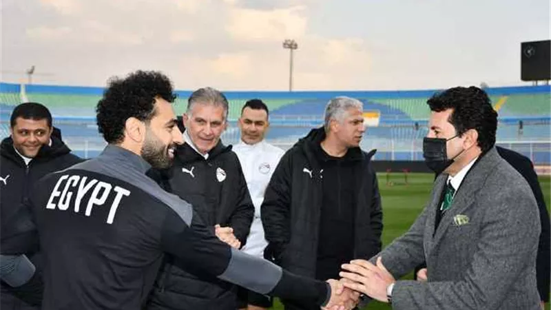 وزير الرياضة للاعبى منتخب مصر : لن ننكسر .. وما زال أمامنا الكثير